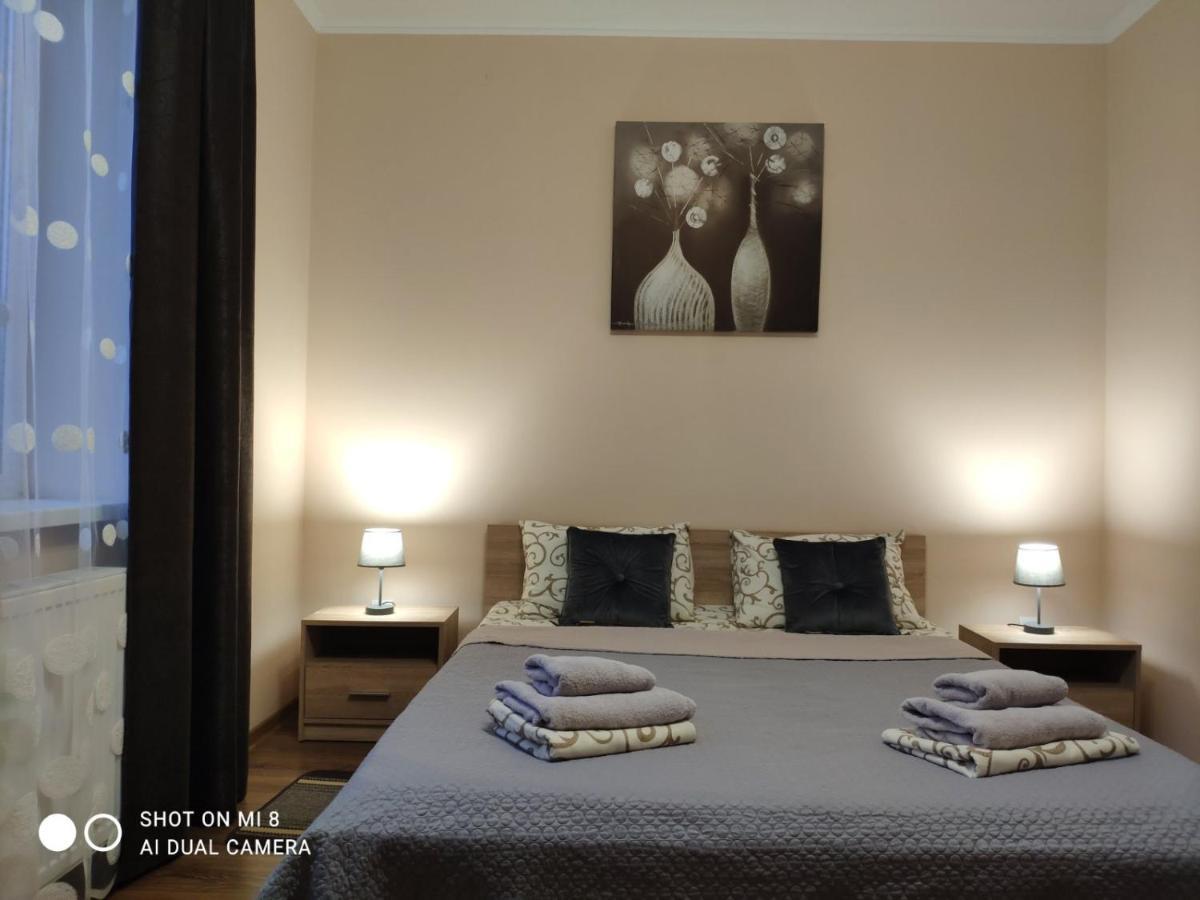 Apartments Domovik Мостова 5 Кв 44 Mukatjeve Exteriör bild
